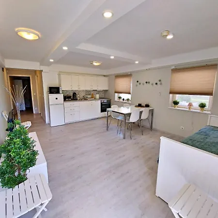 Hello Balcsi Apartmanhaz 住宿加早餐酒店