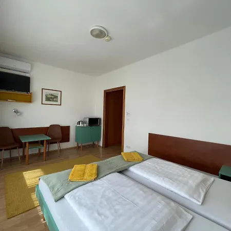 Hello Balcsi Apartmanhaz 3* 蒂豪尼