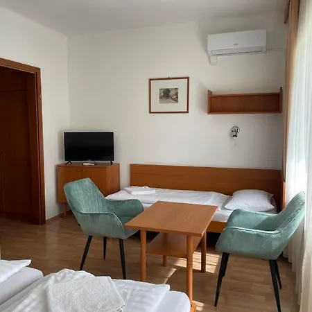 Frühstückspension Hello Balcsi Apartmanhaz