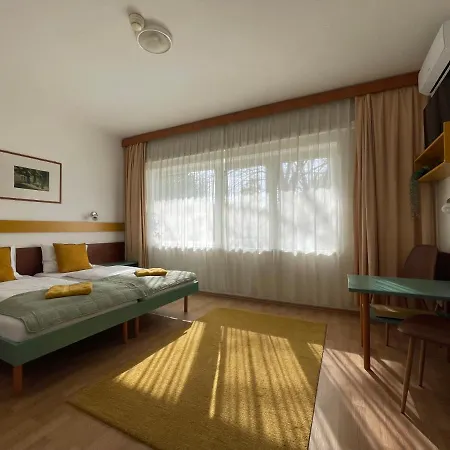 Hello Balcsi Apartmanhaz 蒂豪尼