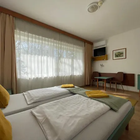 Frühstückspension Hello Balcsi Apartmanhaz