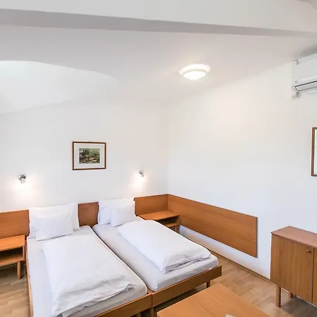 Hello Balcsi Apartmanhaz 住宿加早餐酒店 3*
