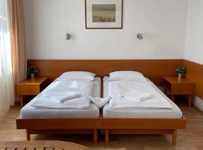 Bed & Breakfast Hello Balcsi Apartmanhaz Tihany