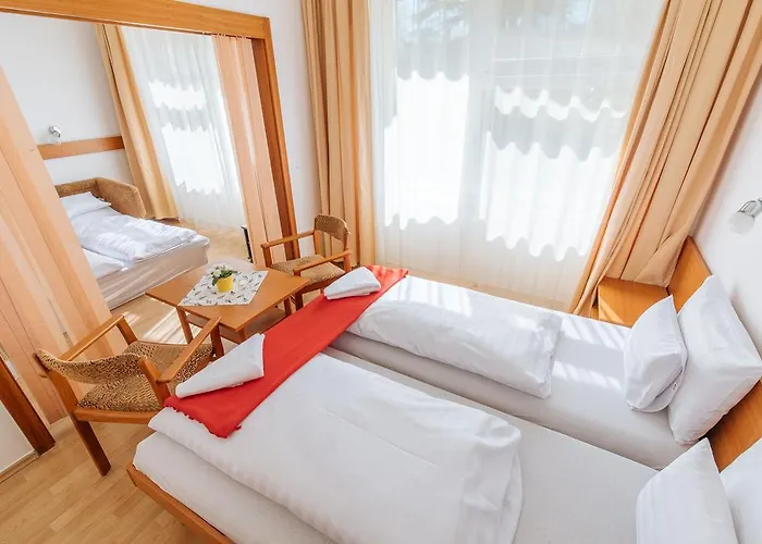 Hello Balcsi Apartmanhaz Bed & Breakfast