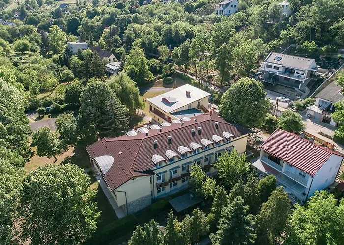 Hello Balcsi Apartmanhaz Bed & Breakfast 3*